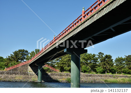 下から眺める朝霧橋(京都府宇治市) 下から眺める朝霧橋(京都府宇治市) 141132137