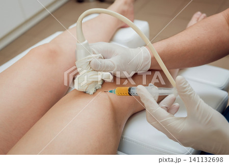 Ultrasound-guided platelet-rich plasma injection of the knee Ultrasound-guided platelet-rich plasma injection of the knee 141132698