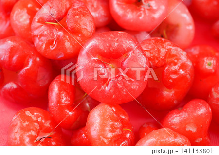 Rose Apples displayed on a table in a market setting Rose Apples displayed on a table in a market setting 141133801