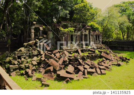 世界遺産アンコール遺跡群 ベンメリアの石造建築 世界遺産アンコール遺跡群 ベンメリアの石造建築 141135925