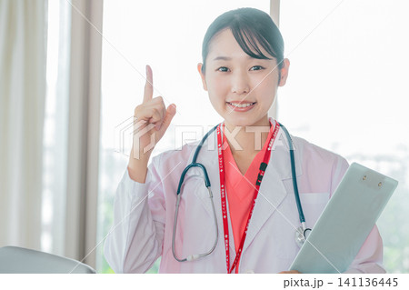 女医 女医 141136445