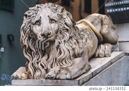 GENOA, ITALY - NOVEMBER 4, 2018: Lions of Cattedrale di San Lorenzo or Cathedral of Saint Lawrence 141138332