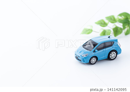 青い自動車 141142095