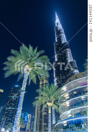 ドバイにあるブルジュハリファのとても美しい夜景 ドバイにあるブルジュハリファのとても美しい夜景 141144597