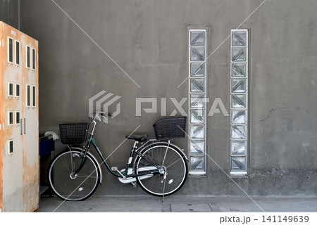 ビルの自転車置き場 ビルの自転車置き場 141149639