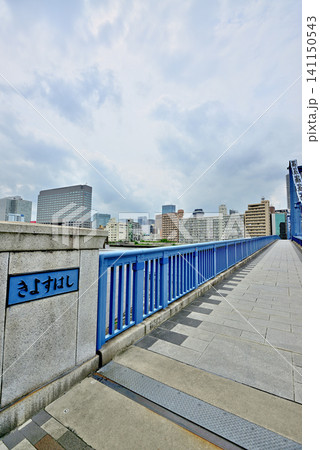 隅田川にかかる近代的橋梁美を実現した重要文化財の清洲橋 吊り橋 隅田川にかかる近代的橋梁美を実現した重要文化財の清洲橋 吊り橋 141150543