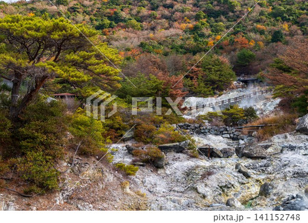 硫黄の匂い漂う雲仙地獄谷 お糸地獄の風景 硫黄の匂い漂う雲仙地獄谷 お糸地獄の風景 141152748