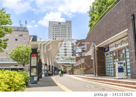 神奈川県川崎市の都市風景 川崎駅西口のバスロータリー 神奈川県川崎市の都市風景 川崎駅西口のバスロータリー 141153825