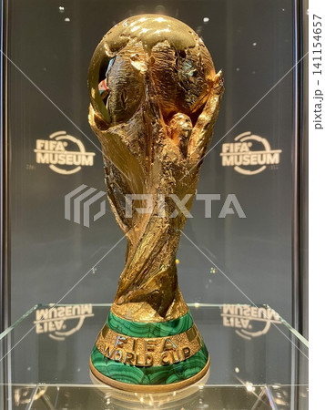 【スイス】チューリッヒ FIFAワールドカップ優勝トロフィー 【スイス】チューリッヒ FIFAワールドカップ優勝トロフィー 141154657