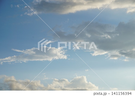 雲の多い空 雲の多い空 141156394