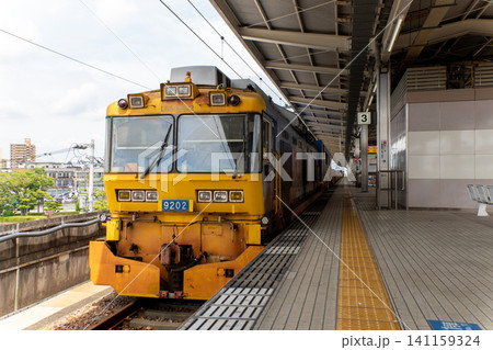 新幹線のロングレール運搬車 LRA-9202が岐阜羽島駅に停車 141159324