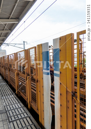 新幹線のロングレール運搬車 LRA-9202が岐阜羽島駅に停車 新幹線のロングレール運搬車 LRA-9202が岐阜羽島駅に停車 141159331