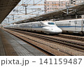 岐阜羽島駅を通過する東海道新幹線 141159487