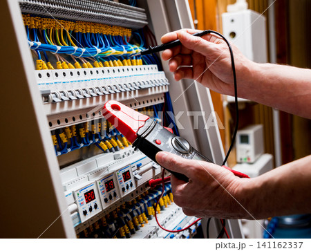 Electrical measurements with multimeter tester 141162337