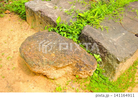 ベンメリア遺跡へ続く石畳の道｜カンボジア・世界遺産 141164911