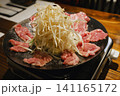 ジンギスカン（成吉思汗）鍋に火をかける前 141165172