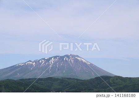 岩手県最高峰の岩手山の遠景1 岩手県最高峰の岩手山の遠景1 141168180