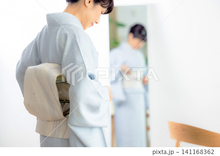 着物 着付け 自宅 着物 着付け 自宅 141168362