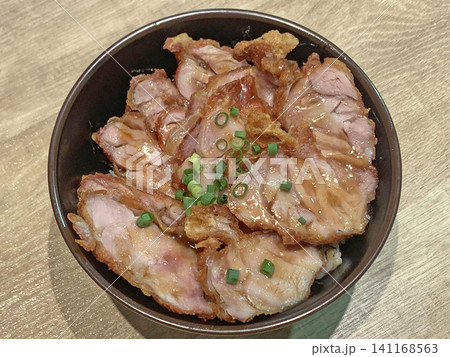 ざんぎ丼　ザンギ丼　鶏ざんぎ　からあげ丼　唐揚げ丼 141168563