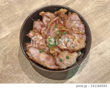 ざんぎ丼　ザンギ丼　鶏ざんぎ　からあげ丼　唐揚げ丼 141168565