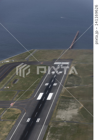 羽田空港の滑走路 141169626