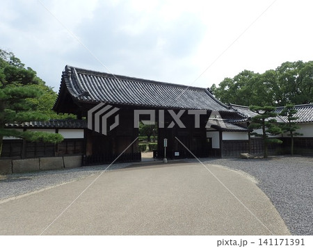 香川県丸亀市にある現存12天守の1つで渦郭式の平山城、別名亀山城で、石垣の名城として有名な丸亀城 香川県丸亀市にある現存12天守の1つで渦郭式の平山城、別名亀山城で、石垣の名城として有名な丸亀城 141171391