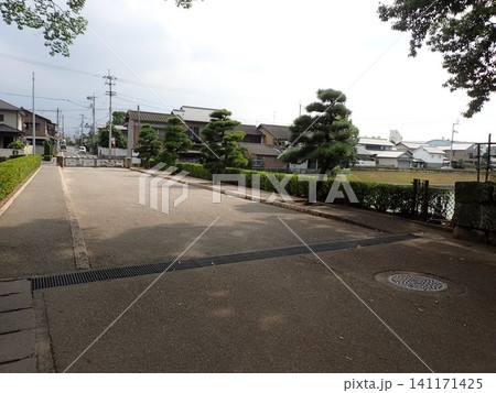 香川県丸亀市にある現存12天守の1つで渦郭式の平山城、別名亀山城で、石垣の名城として有名な丸亀城 141171425
