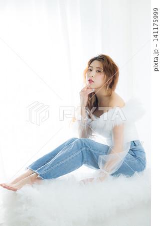 若い女性のポートレート 若い女性のポートレート 141175999