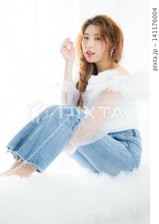 若い女性のポートレート 若い女性のポートレート 141176004