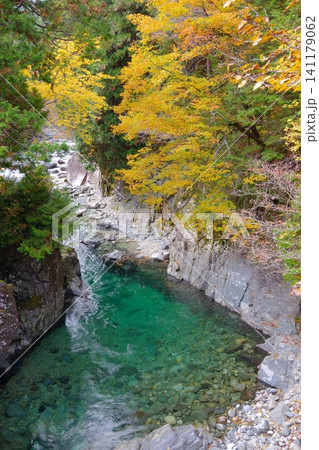 秋の阿寺渓谷、犬帰りの淵 秋の阿寺渓谷、犬帰りの淵 141179062