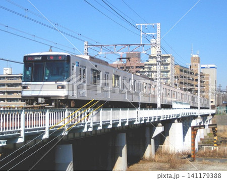 2013.2.10 東急東横線鶴見川橋梁の日比谷戦直通東京メトロ03系 2013.2.10 東急東横線鶴見川橋梁の日比谷戦直通東京メトロ03系 141179388