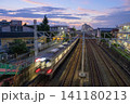 夕暮れ時を急ぐ東武東上線 141180213