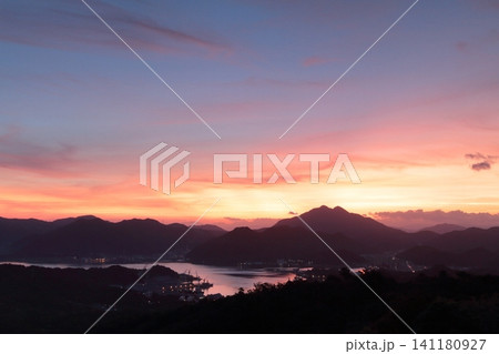 山に沈む夕日 山に沈む夕日 141180927