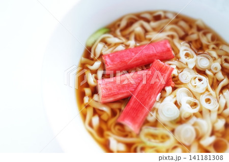 カニカマラーメン 141181308