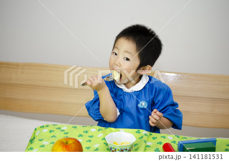 子供 子供 141181531