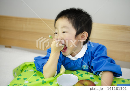 子供 子供 141181591
