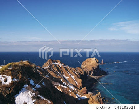 冬の北海道積丹半島 神威岬を展望台より望む 冬の北海道積丹半島 神威岬を展望台より望む 141182621