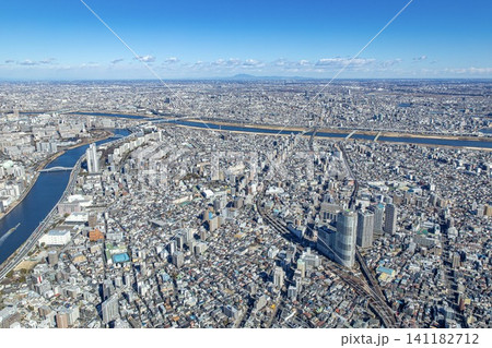 東京都、東京スカイツリーからの眺め(荒川・筑波山方向) 東京都、東京スカイツリーからの眺め(荒川・筑波山方向) 141182712