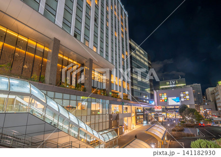 JR仙台駅東口 東北地方最大のターミナル駅 夜景 商業施設 ペデストリアンデッキ JR仙台駅東口 東北地方最大のターミナル駅 夜景 商業施設 ペデストリアンデッキ 141182930