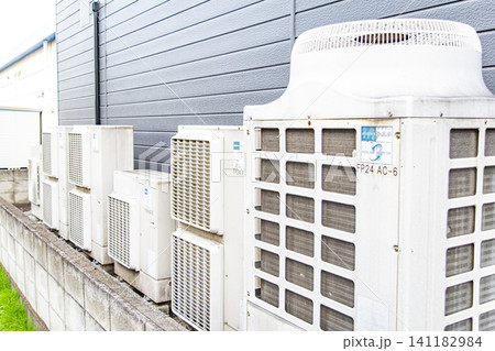 室外機 クーラー 猛暑日 真夏日 熱帯夜 酷暑 真夏 暑い 気象 気温 室外機 クーラー 猛暑日 真夏日 熱帯夜 酷暑 真夏 暑い 気象 気温 141182984