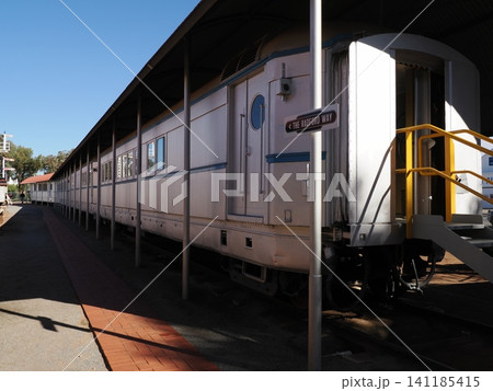 サルファイド・ストリート鉄道歴史博物館の客車外観—緑とクリームの車体が駅構内に静置された保存車両記録 サルファイド・ストリート鉄道歴史博物館の客車外観—緑とクリームの車体が駅構内に静置された保存車両記録 141185415