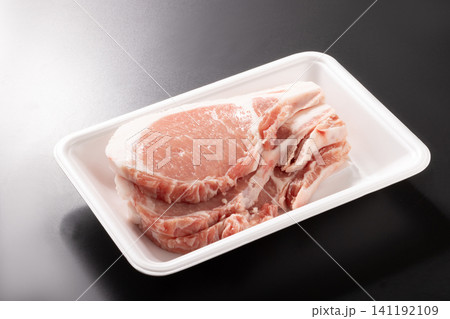 ［宮城県産　三元豚］厚切りロース肉　 141192109