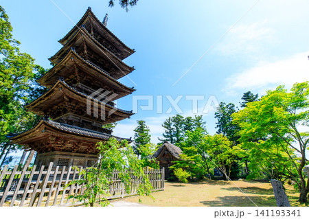 初夏の蓮華王山妙宣寺 佐渡島 新潟県佐渡市 初夏の蓮華王山妙宣寺 佐渡島 新潟県佐渡市 141193341