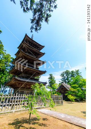 初夏の蓮華王山妙宣寺 佐渡島 新潟県佐渡市 初夏の蓮華王山妙宣寺 佐渡島 新潟県佐渡市 141193342