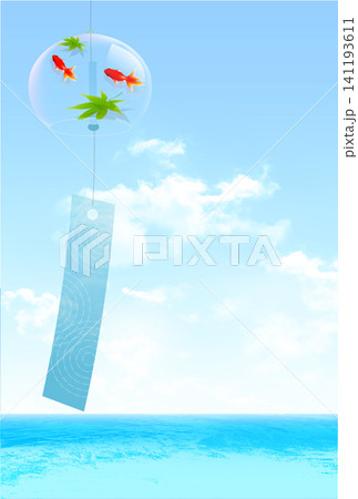 夏の海辺に浮かぶ日本の風鈴 夏の海辺に浮かぶ日本の風鈴 141193611