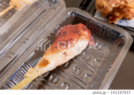 日本の北海道で食べたとても美味しい焼き鳥 日本の北海道で食べたとても美味しい焼き鳥 141197937
