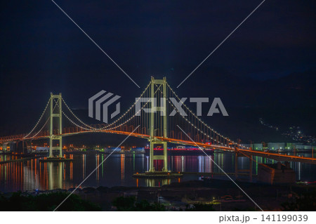 日本の北海道室蘭市のとても美しい夜景 日本の北海道室蘭市のとても美しい夜景 141199039