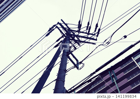 電柱 電信柱 送電線 電柱 電信柱 送電線 141199834