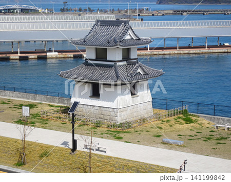 高松城跡の月見櫓から見える報時鐘_香川県高松市 141199842