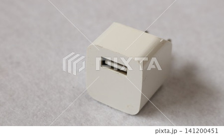 USBの差込口と二穴コンセント USBの差込口と二穴コンセント 141200451